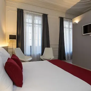 3* בית הארחה Izaila Plaza Catalunya
